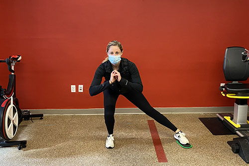 lateral lunges end position