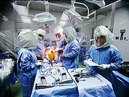 Photo of an operating room.