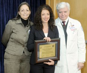 Image - Barbara Kahn receiving award