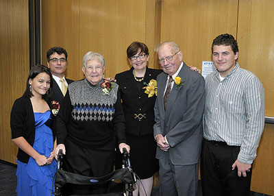 Image - Sherry I. Backus surrounded by family