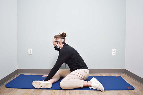 Stretches and Exercises to Strengthen Hips, From a PT